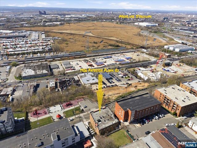 1906 Paterson Plank Road 2E, North Bergen, NJ 07047