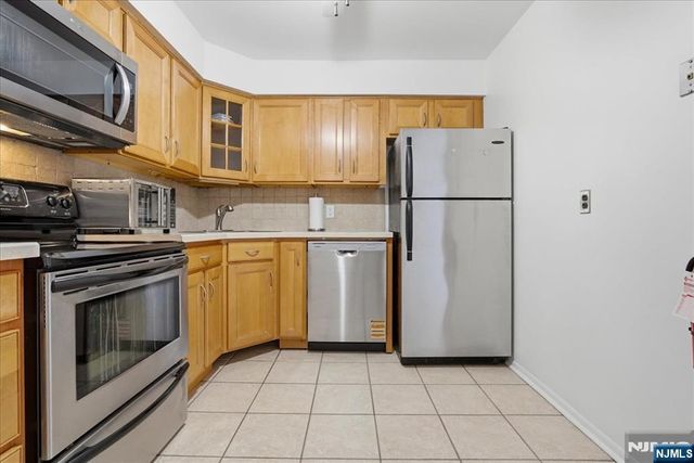 1906 Paterson Plank Road 2E, North Bergen, NJ 07047
