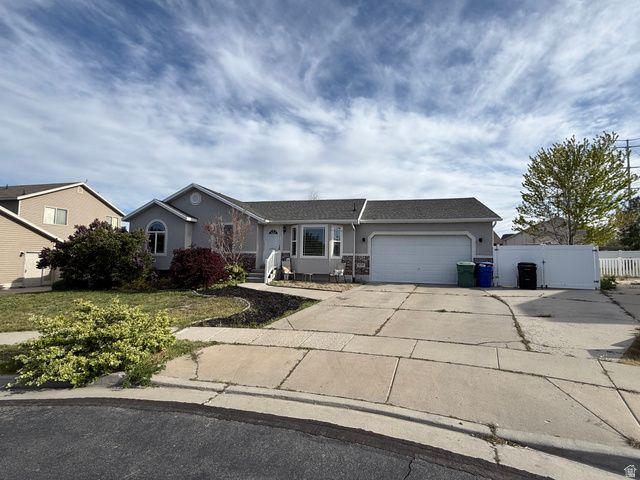 5797 W EARLY DAWN DR, West Jordan, UT 84081