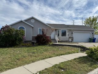 5797 W EARLY DAWN DR, West Jordan, UT 84081