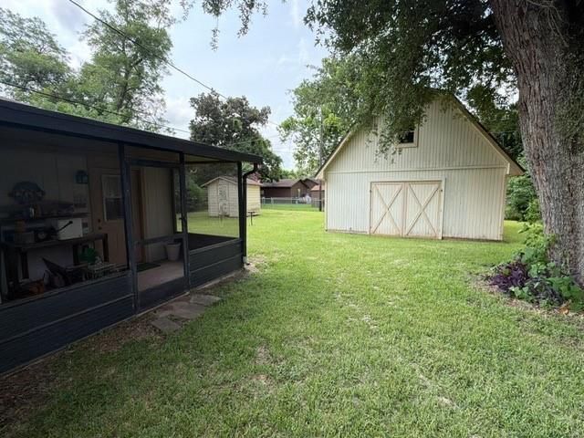 311 Wisteria Street, Lake Jackson, TX 77566