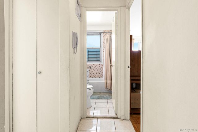 70-25 Yellowstone Blvd Yellowstone Boulevard 4D, Forest Hills, NY 11375
