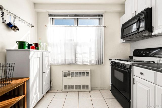 70-25 Yellowstone Blvd Yellowstone Boulevard 4D, Forest Hills, NY 11375