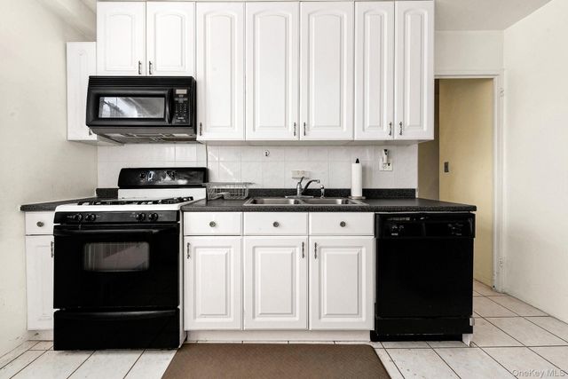 70-25 Yellowstone Blvd Yellowstone Boulevard 4D, Forest Hills, NY 11375