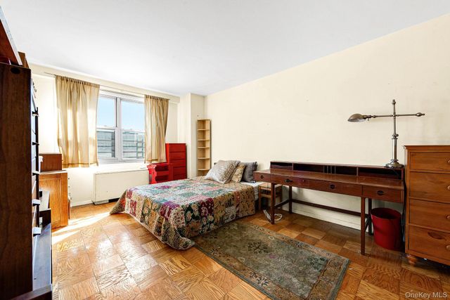 70-25 Yellowstone Blvd Yellowstone Boulevard 4D, Forest Hills, NY 11375