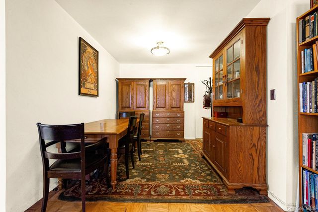 70-25 Yellowstone Blvd Yellowstone Boulevard 4D, Forest Hills, NY 11375