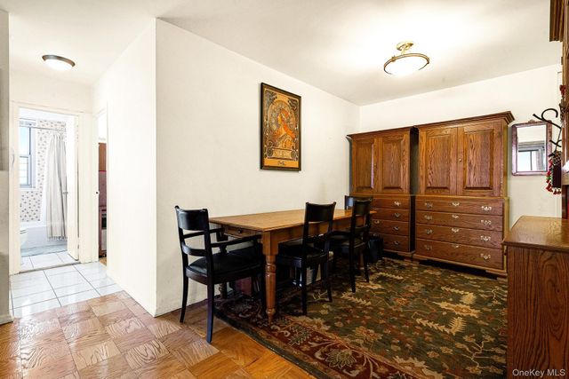 70-25 Yellowstone Blvd Yellowstone Boulevard 4D, Forest Hills, NY 11375