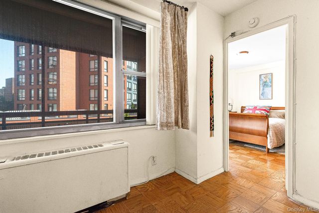 70-25 Yellowstone Blvd Yellowstone Boulevard 4D, Forest Hills, NY 11375