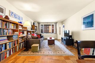 70-25 Yellowstone Blvd Yellowstone Boulevard 4D, Forest Hills, NY 11375