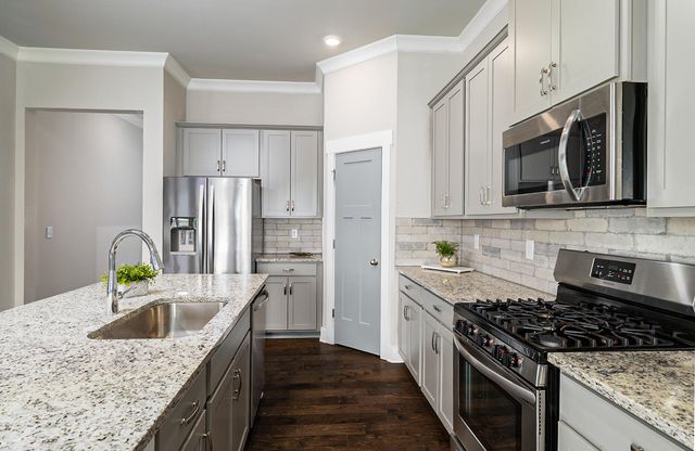 8768 Snowy Owl Road, Ooltewah, TN 37363