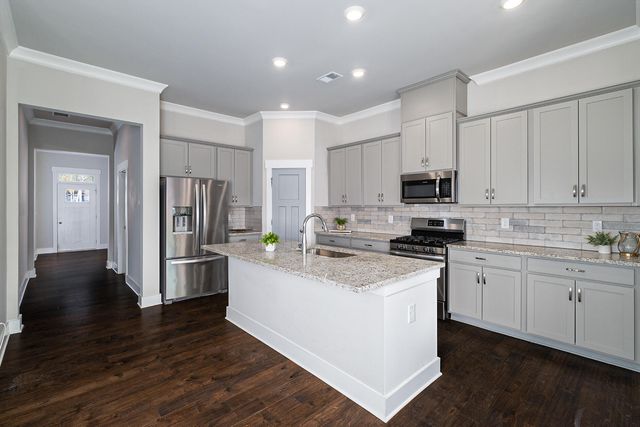 8768 Snowy Owl Road, Ooltewah, TN 37363