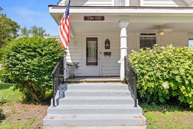 210 S West Street, Pendleton, IN 46064