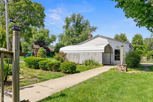 210 S West Street, Pendleton, IN 46064