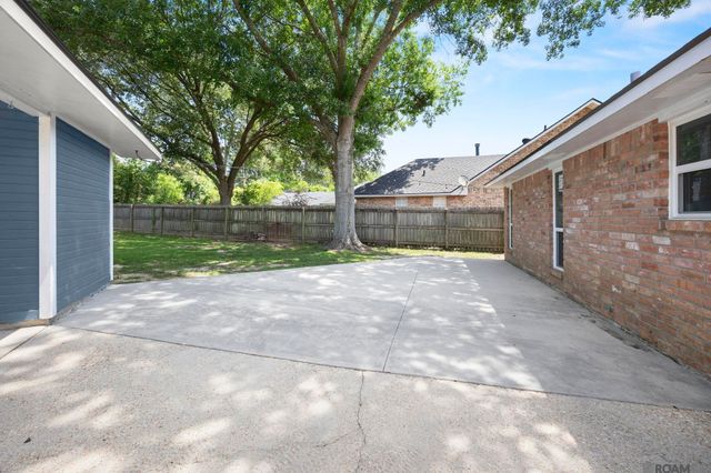 1503 Weeping Willow Dr, Denham Springs, LA 70726