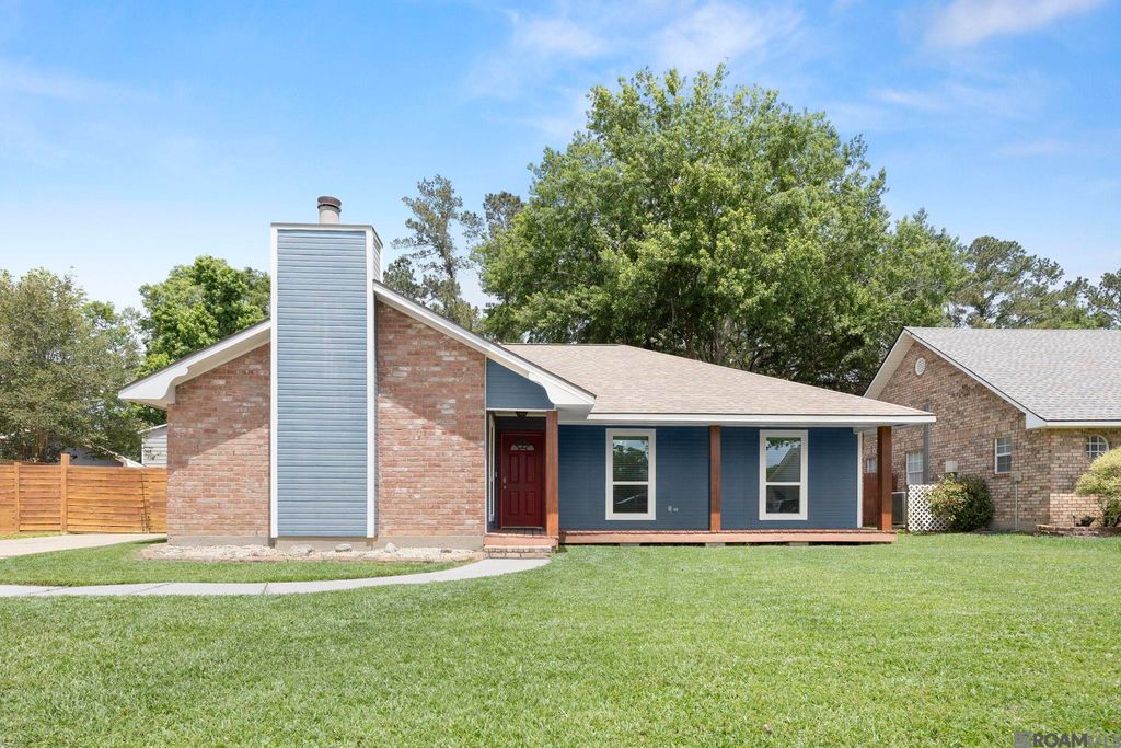 1503 Weeping Willow Dr, Denham Springs, LA 70726