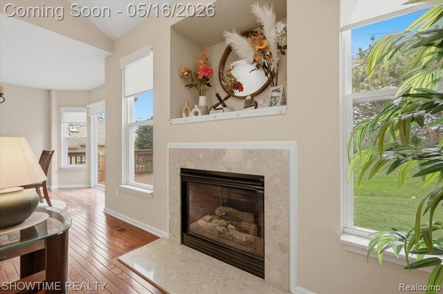 1311 Waverly Drive, White Lake, MI 48386