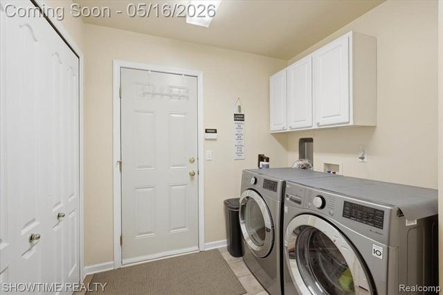1311 Waverly Drive, White Lake, MI 48386