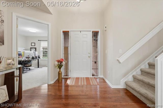 1311 Waverly Drive, White Lake, MI 48386