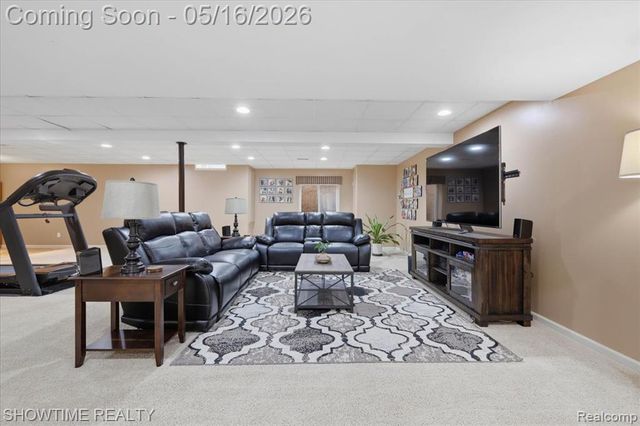 1311 Waverly Drive, White Lake, MI 48386