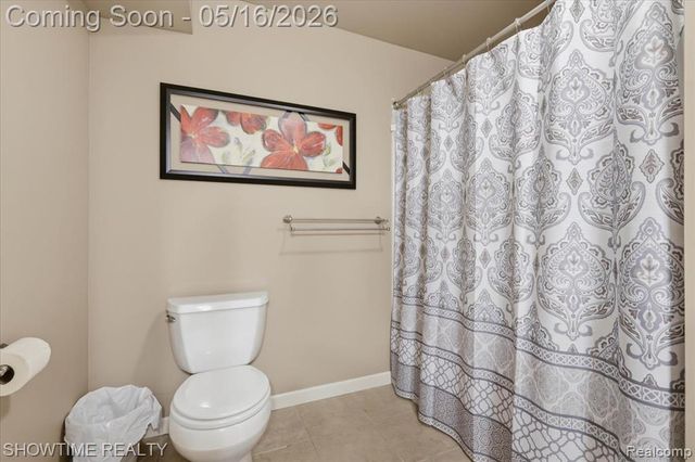 1311 Waverly Drive, White Lake, MI 48386