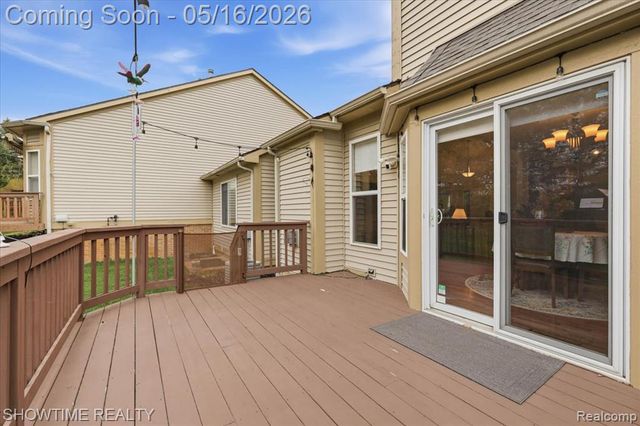 1311 Waverly Drive, White Lake, MI 48386