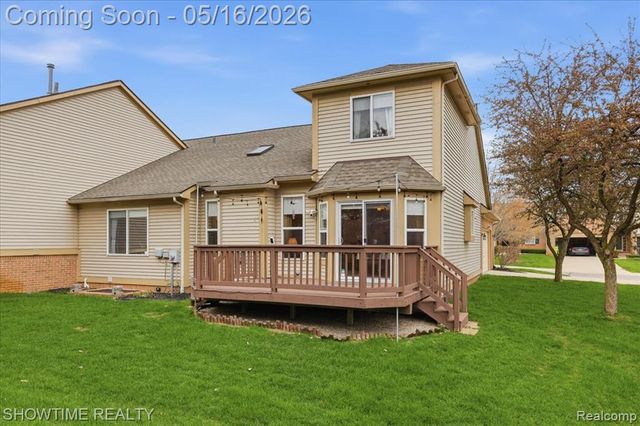 1311 Waverly Drive, White Lake, MI 48386