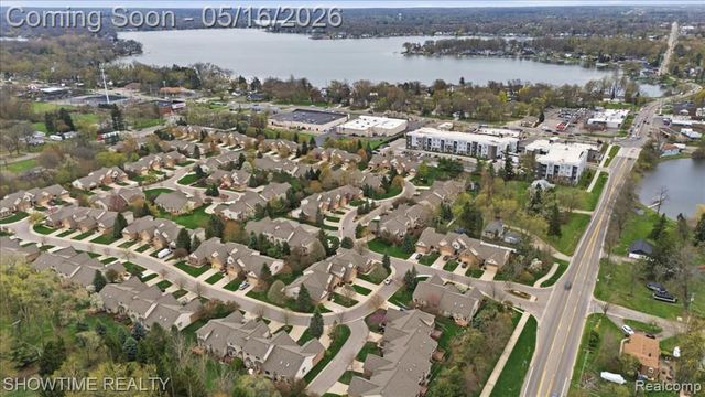 1311 Waverly Drive, White Lake, MI 48386
