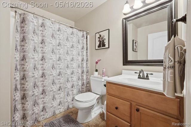 1311 Waverly Drive, White Lake, MI 48386
