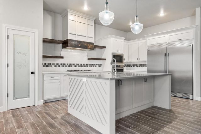 717 N 7th Street, Wolfforth, TX 79382