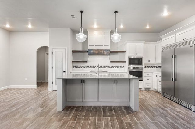 717 N 7th Street, Wolfforth, TX 79382