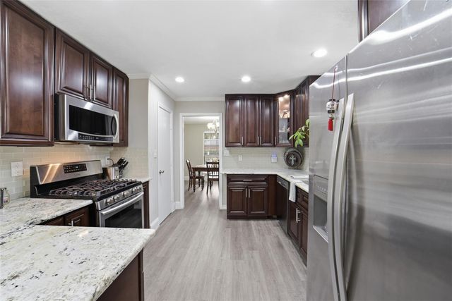 1306 Carriage Drive, Richmond, TX 77406