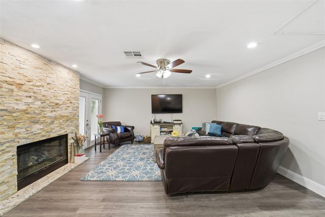 1306 Carriage Drive, Richmond, TX 77406