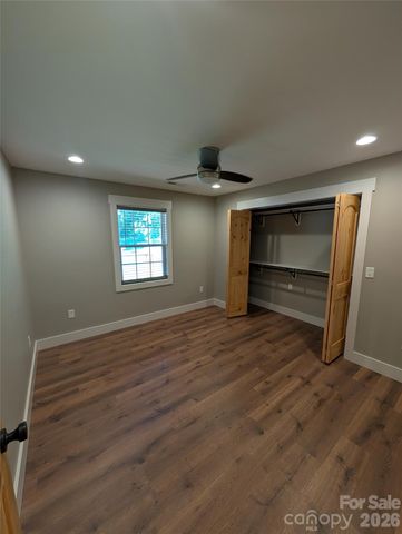 522 Brandon Road, Black Mountain, NC 28711