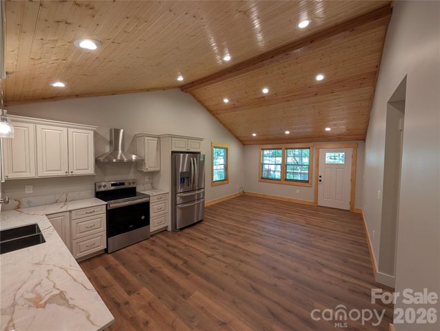 522 Brandon Road, Black Mountain, NC 28711