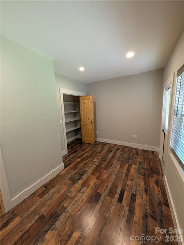 522 Brandon Road, Black Mountain, NC 28711