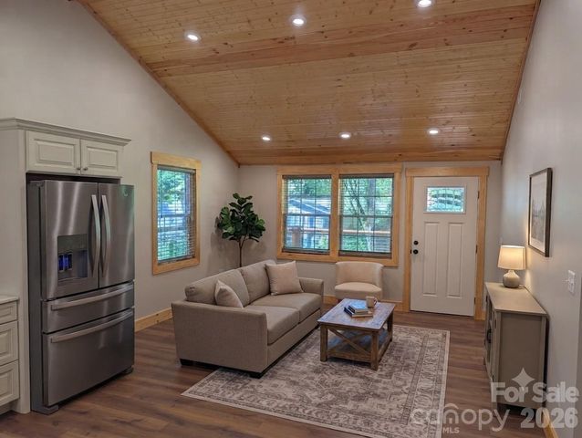 522 Brandon Road, Black Mountain, NC 28711