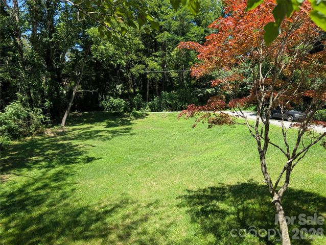 522 Brandon Road, Black Mountain, NC 28711