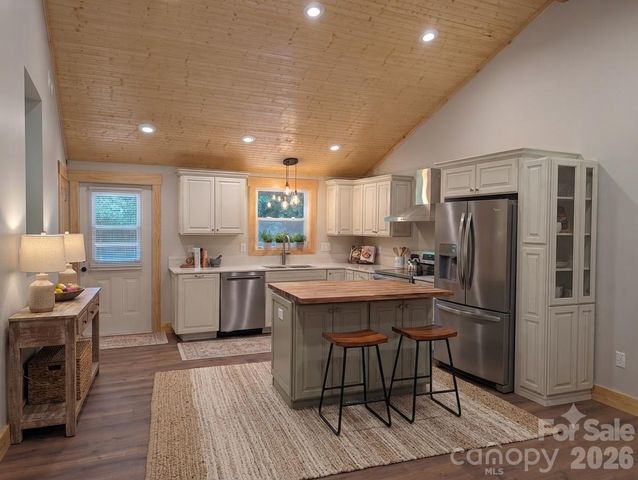 522 Brandon Road, Black Mountain, NC 28711