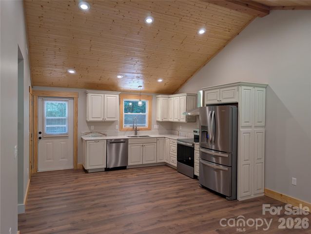 522 Brandon Road, Black Mountain, NC 28711