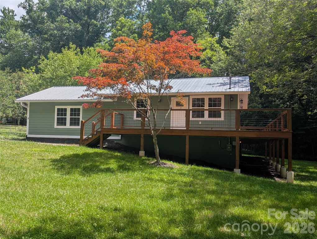 522 Brandon Road, Black Mountain, NC 28711