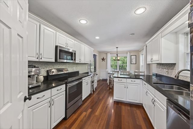 408 Marietta Pl, Clarksville, TN 37043