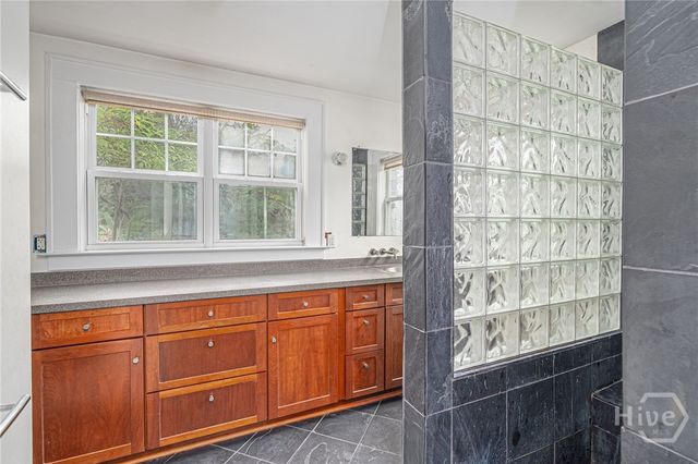 1211 E 49th, Savannah, GA 31404