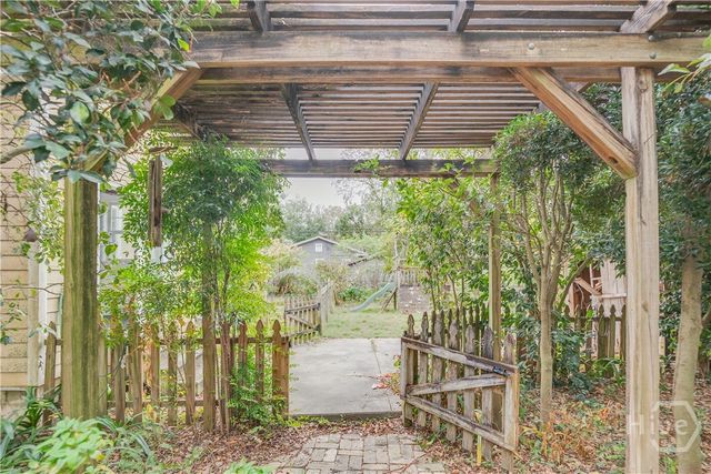 1211 E 49th, Savannah, GA 31404