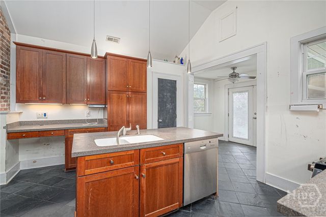 1211 E 49th, Savannah, GA 31404