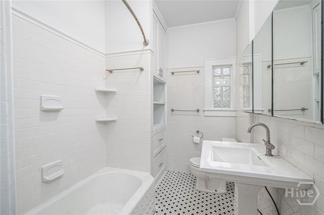 1211 E 49th, Savannah, GA 31404