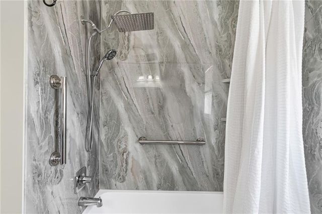 4919 N Troost Avenue, Kansas City, MO 64118