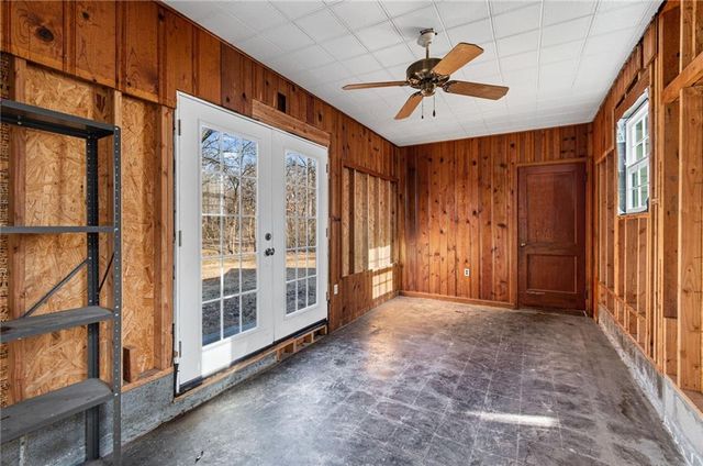 4919 N Troost Avenue, Kansas City, MO 64118