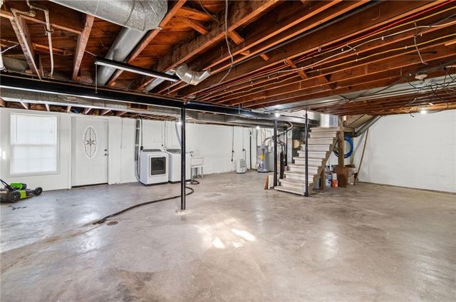 4919 N Troost Avenue, Kansas City, MO 64118