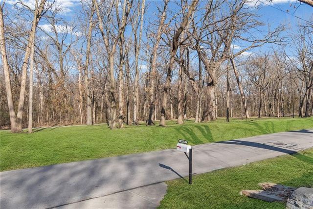 4919 N Troost Avenue, Kansas City, MO 64118