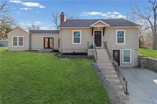 4919 N Troost Avenue, Kansas City, MO 64118